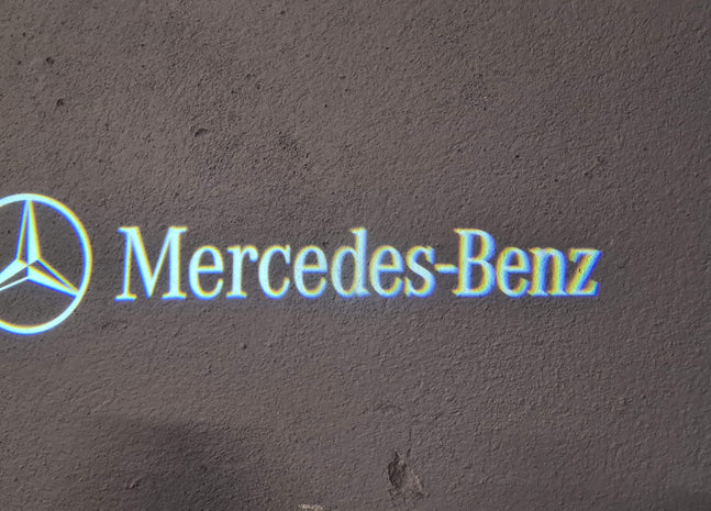 Sigla cu LED de curtoazie pentru lumina baltă pentru oglindă pentru Mercedes-Benz „AMG” 